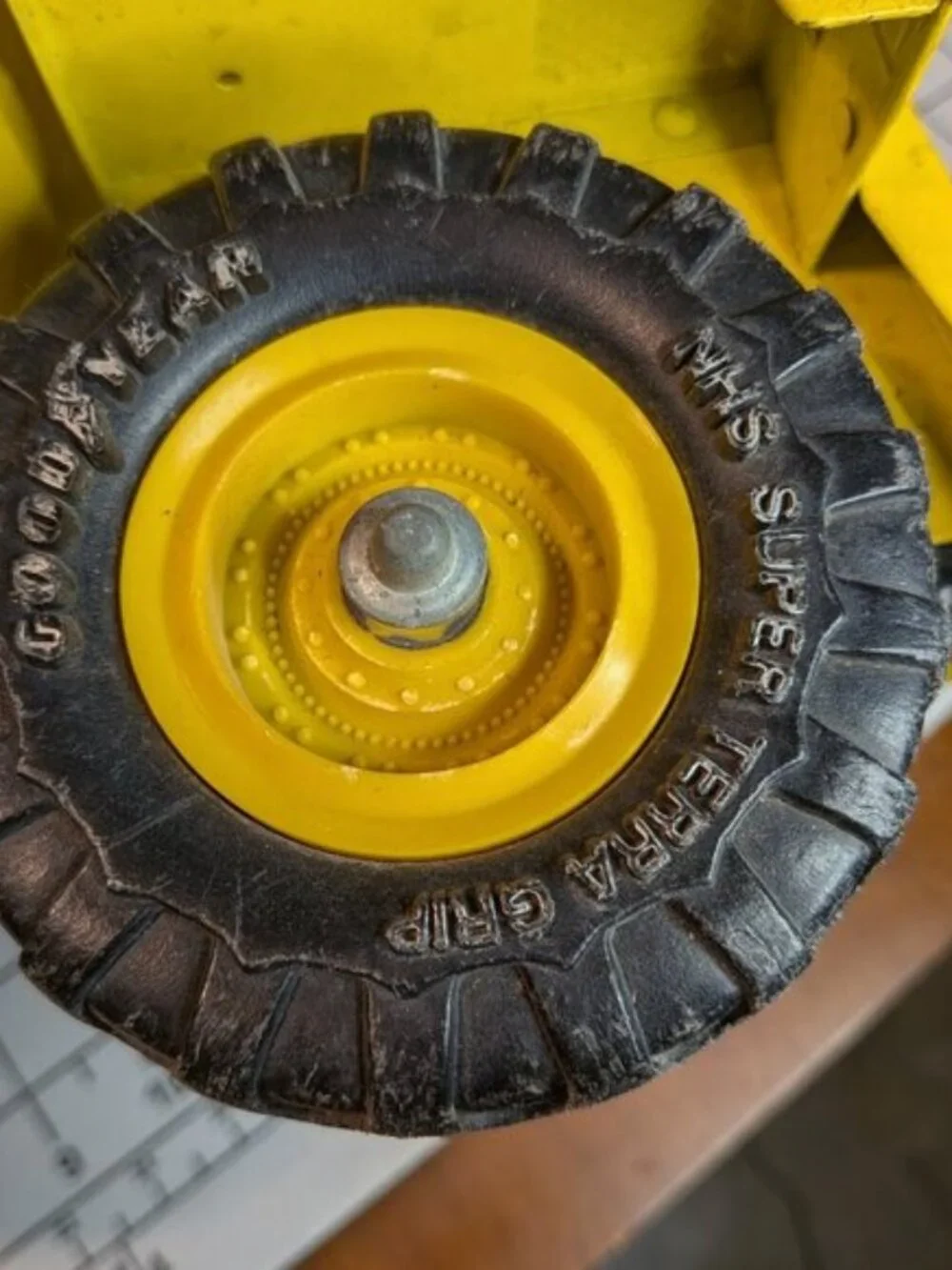 Vintage 1986 Remco Earthmover Dump Truck Pressed Steel Euclid Style Yellow